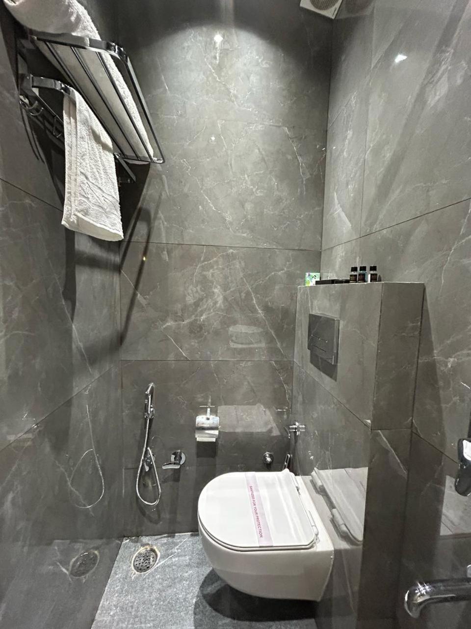 Divine Hotel Karnāl 외부 사진