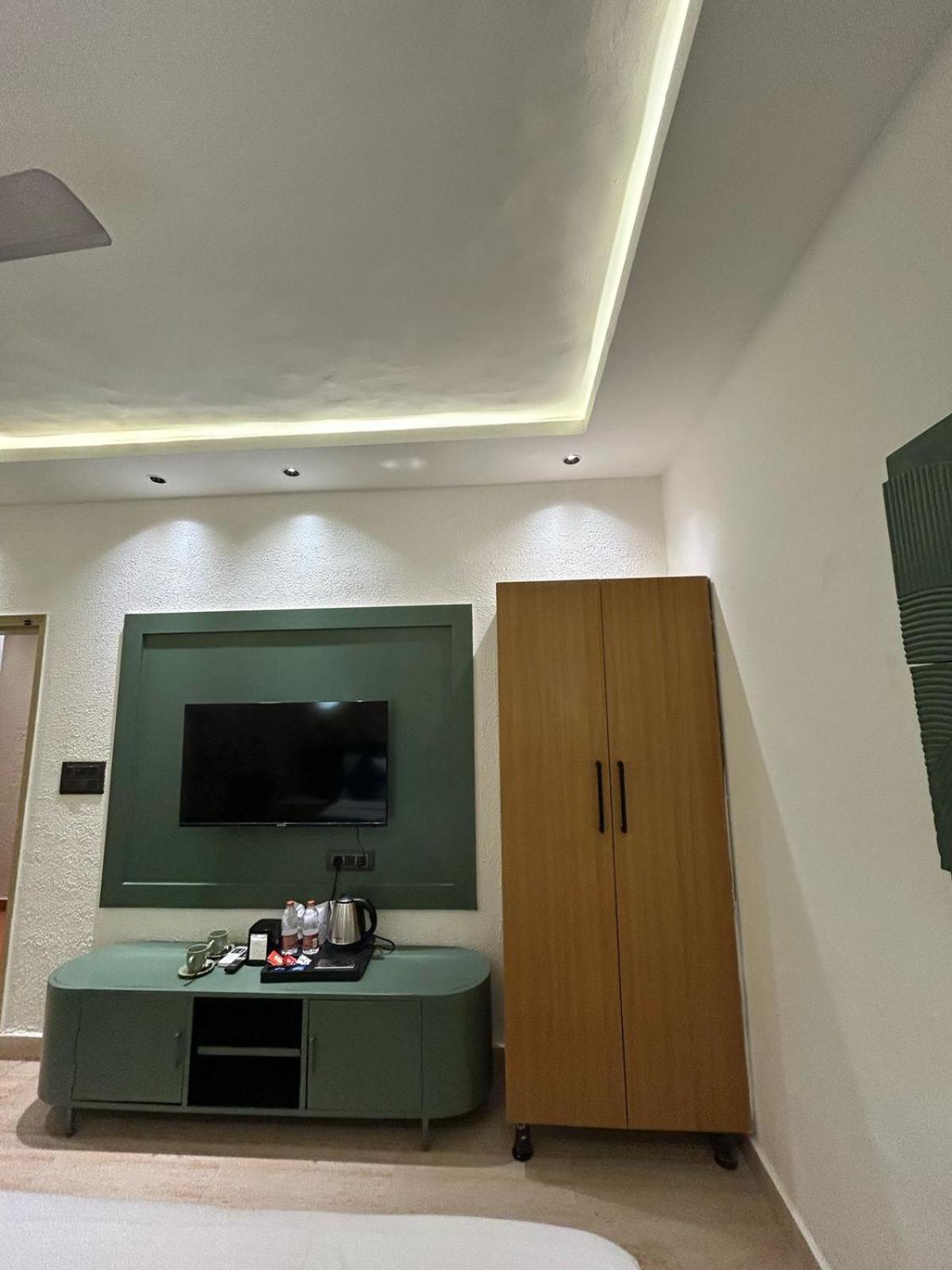 Divine Hotel Karnāl 외부 사진