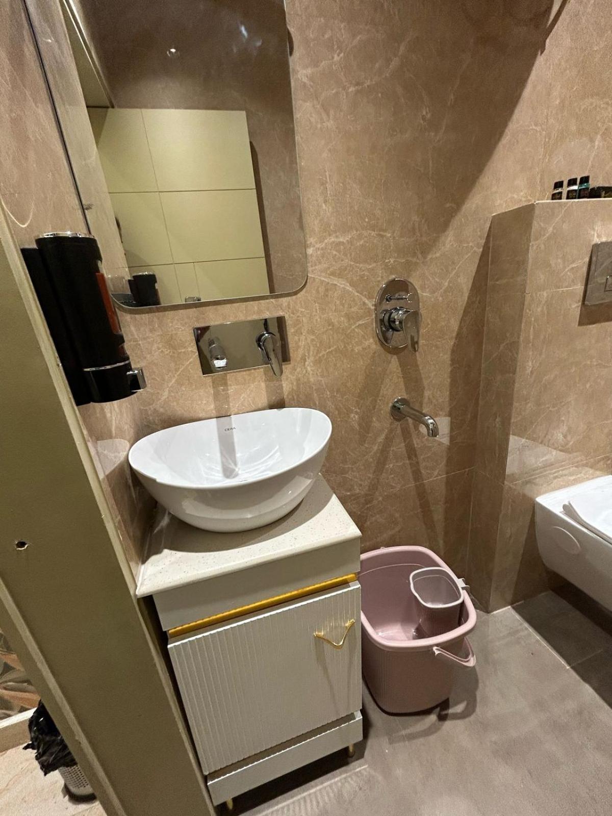 Divine Hotel Karnāl 외부 사진