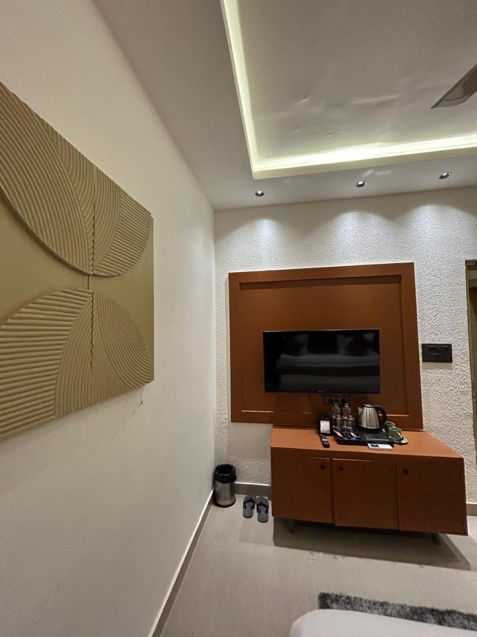 Divine Hotel Karnāl 외부 사진