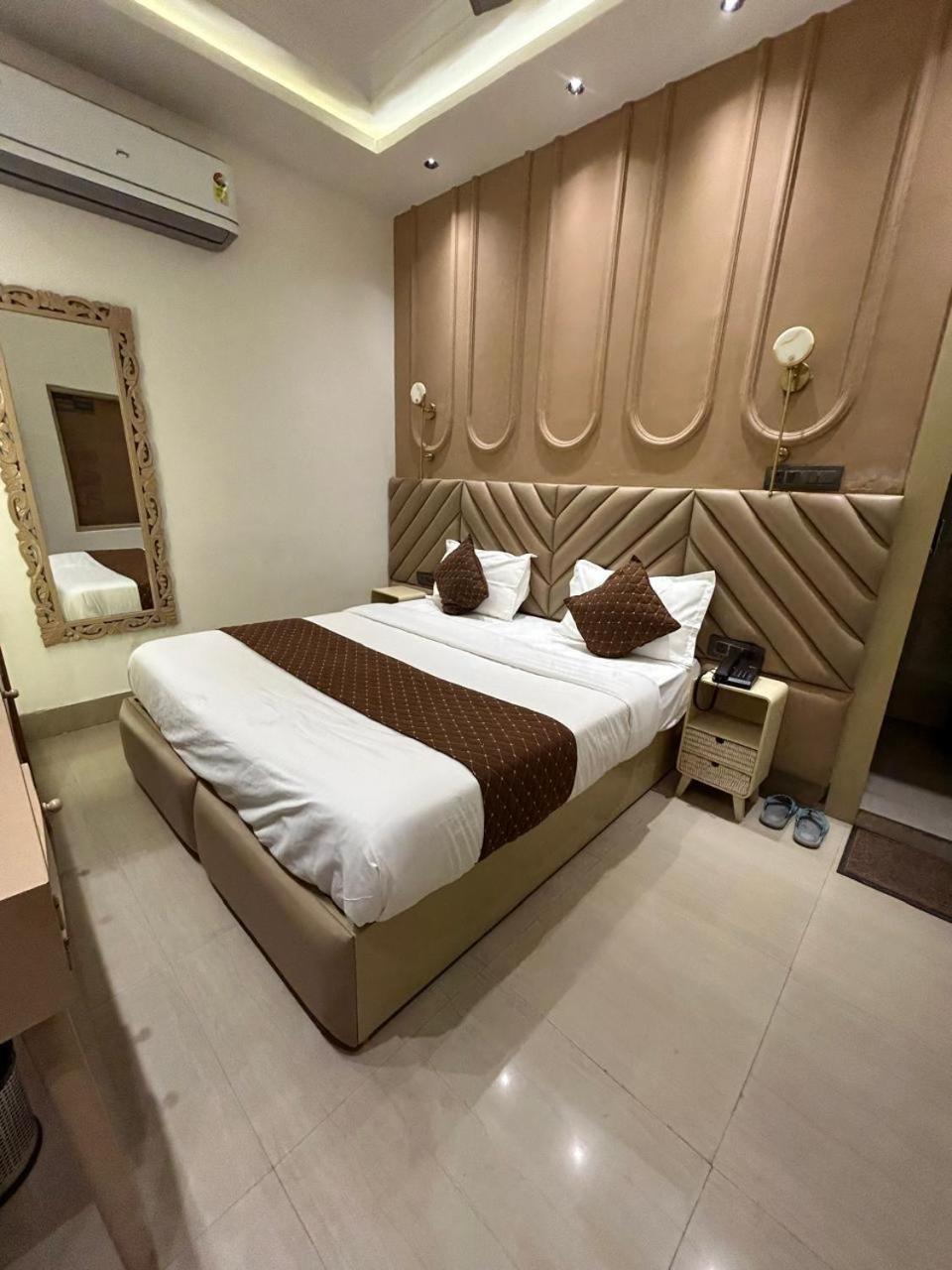 Divine Hotel Karnāl 외부 사진